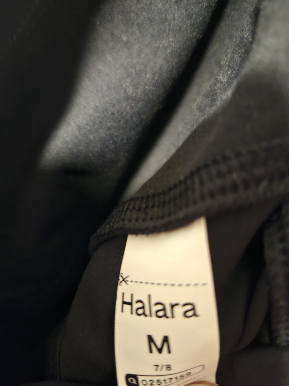 HALARA Black High-Rise Leggings with Logo Waist Tag - Picture 3 of 3
